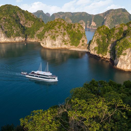 Jade Sails Group Tour (Top luxury day tour in Halong Bay)